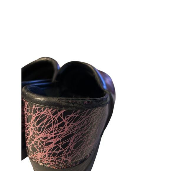 Women's Dansko Classic Clog Size 38 (US 7.5-8) Black/Pink Breast Cancer - Picture 5 of 7